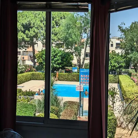 With Swimming Pool Close To The Beaches Le Grau-du-Roi